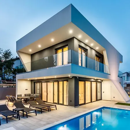 Skyline- Near And Center With Heated Pool Villa Rogoznica (Sibenik-Knin)