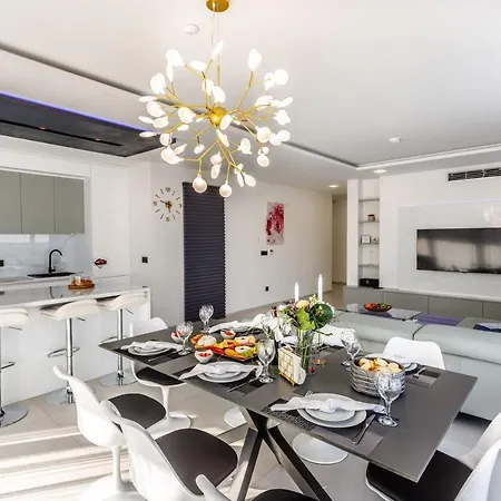 Skyline- Near And Center With Heated Pool Rogoznica (Sibenik-Knin)