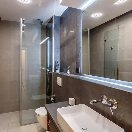 Skyline- Near And Center With Heated Pool * Rogoznica (Sibenik-Knin)
