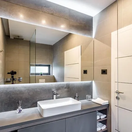 Skyline- Near And Center With Heated Pool * Rogoznica (Sibenik-Knin)