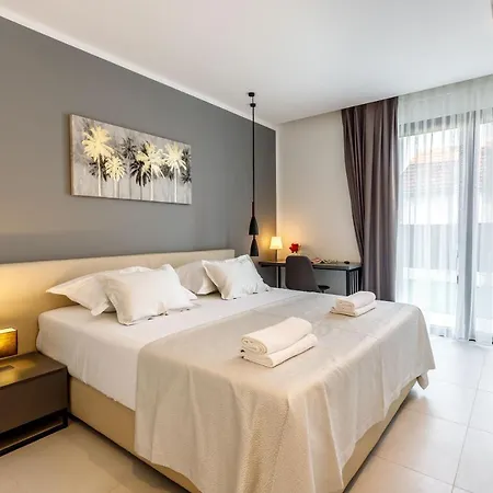 Skyline- Near And Center With Heated Pool Rogoznica (Sibenik-Knin)