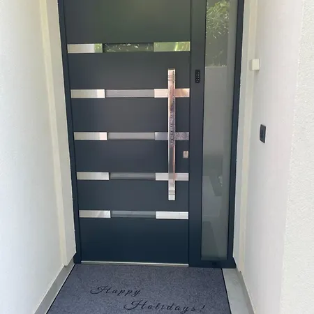 Skyline- Near And Center With Heated Pool Villa *