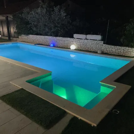 Skyline- Near And Center With Heated Pool * Rogoznica (Sibenik-Knin)