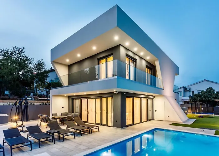 Skyline- Near And Center With Heated Pool Villa Rogoznica (Sibenik-Knin)