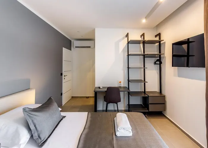 Villa Skyline- Near And Center With Heated Pool Rogoznica (Sibenik-Knin)