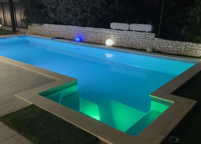 Skyline- Near And Center With Heated Pool * Rogoznica (Sibenik-Knin)